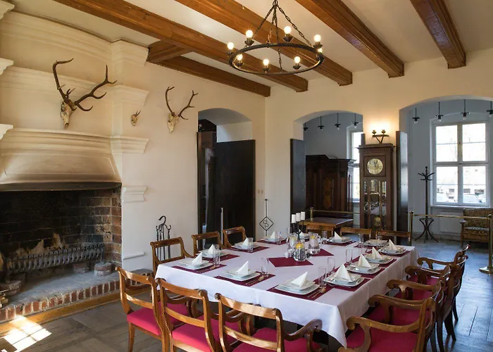 Zamek 3* Tuczno (Walcz)